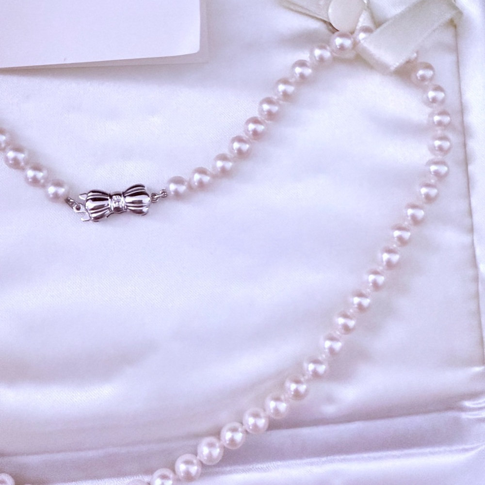 MIKIMOTO Sea Magic White Pearl Necklace - Picture 5 of 10